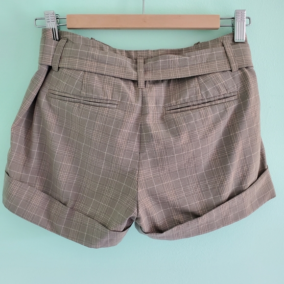 Banana Republic Paper Bag Shorts - Size 2 - Picture 2 of 5